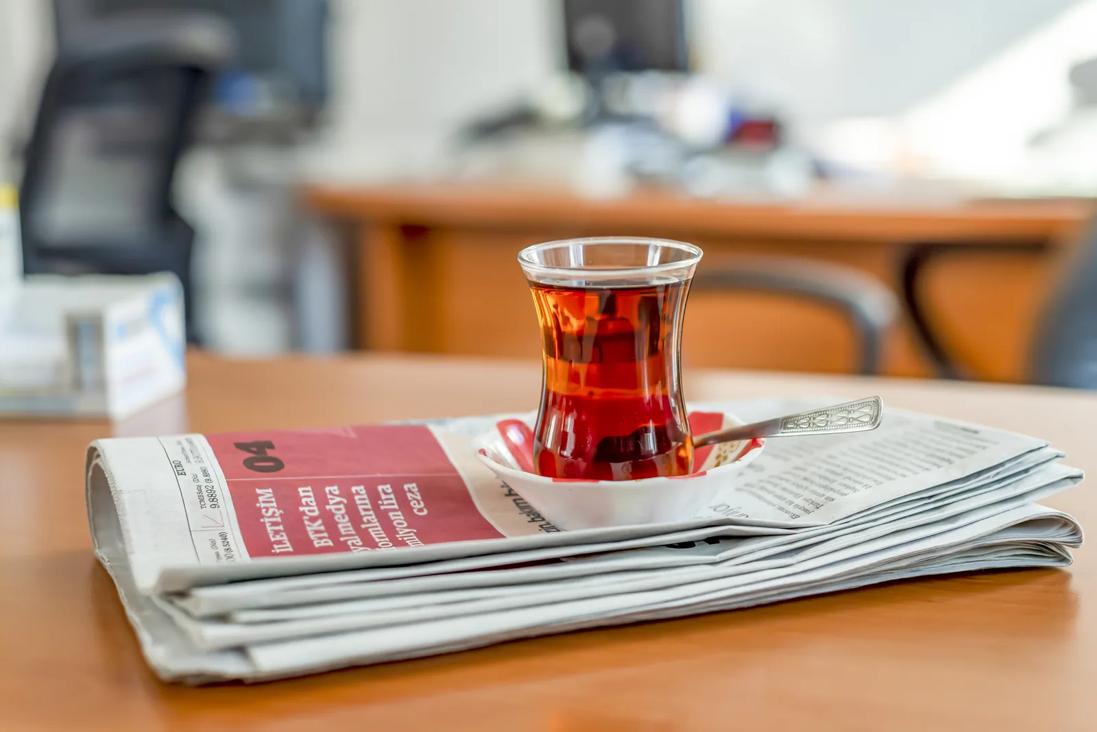 Demli Çay Nasıl Demlenir? İdeal Oran, Süre ve Püf Noktaları Demli Çay Nasıl Demlenir? İdeal Oran, Süre ve Püf Noktaları